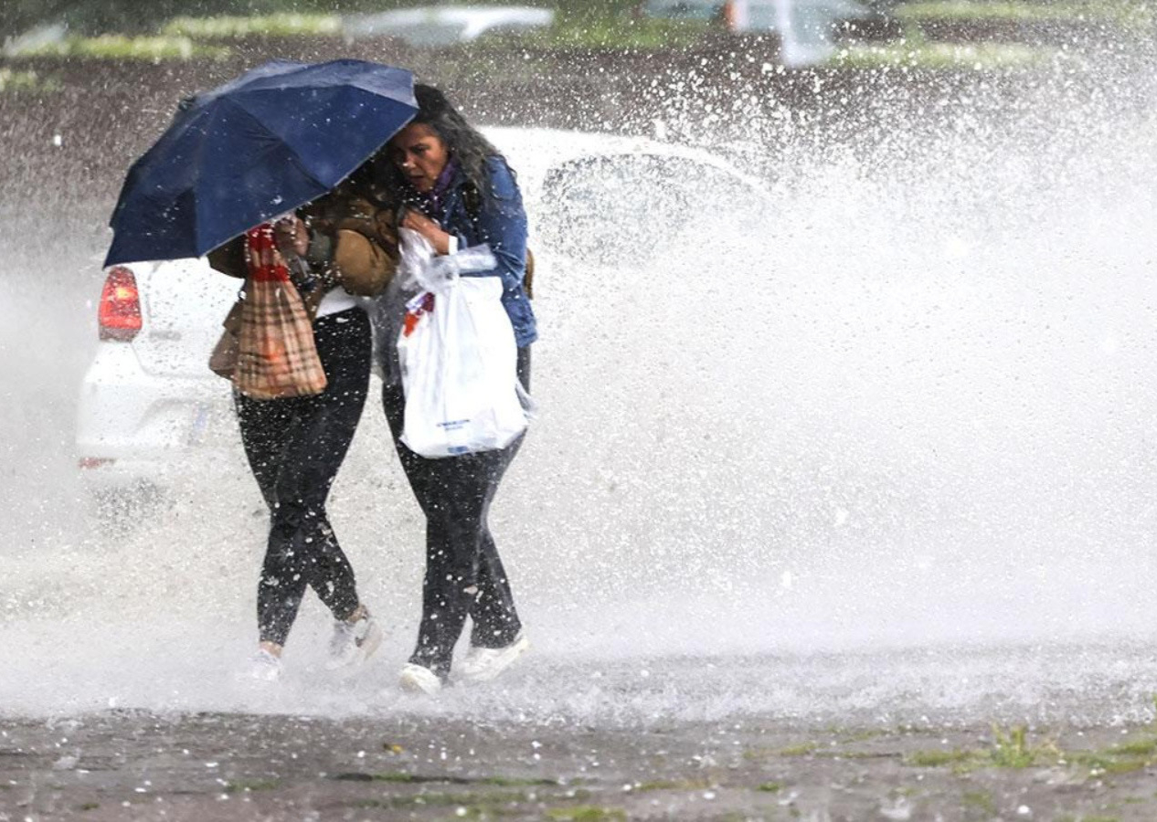 Ani sel, su baskını, dolu yağışı... Meteoroloji'den İstanbul dahil çok sayıda kente uyarı!