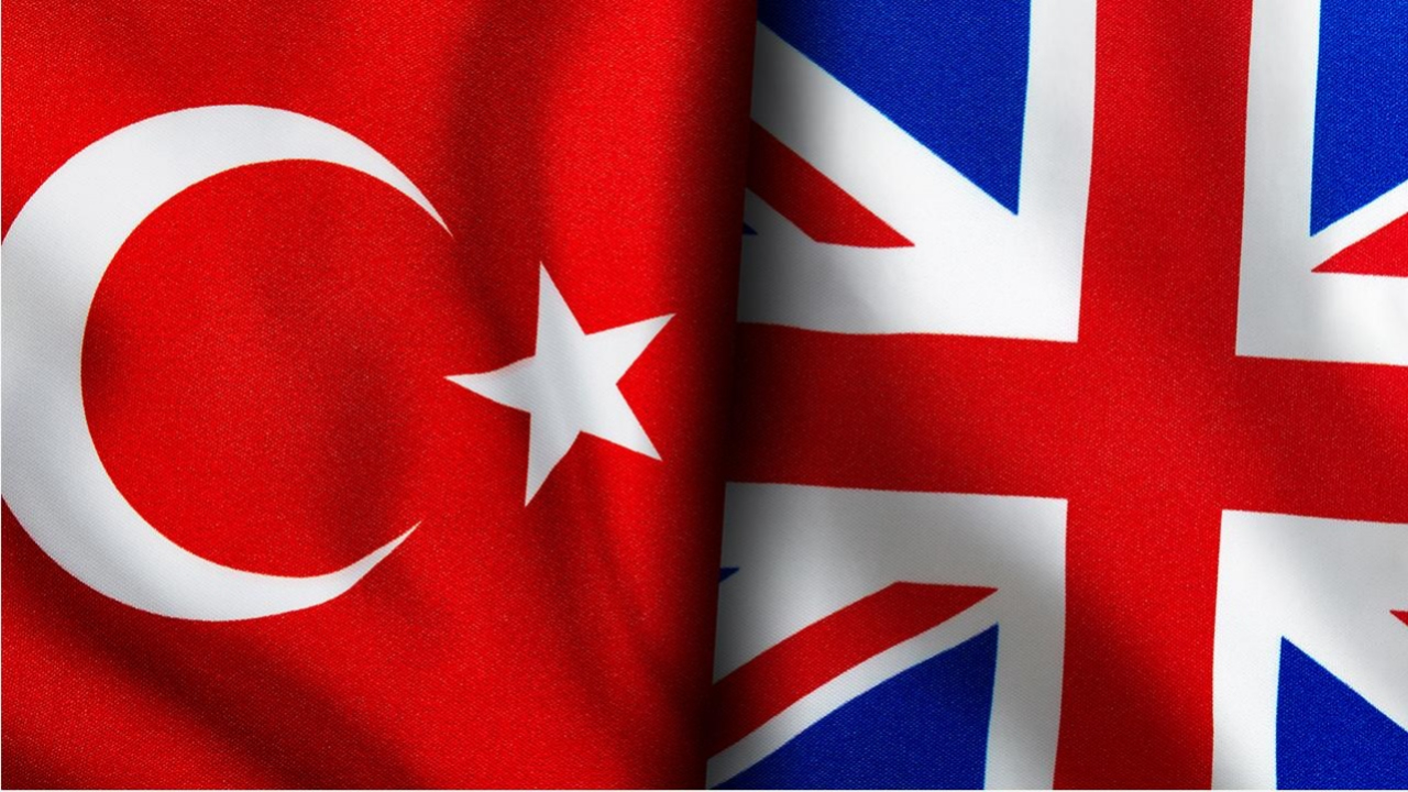 Türk şirketlerinin peşindeki İngiltere ile satranç maçını Türkiye kazandı