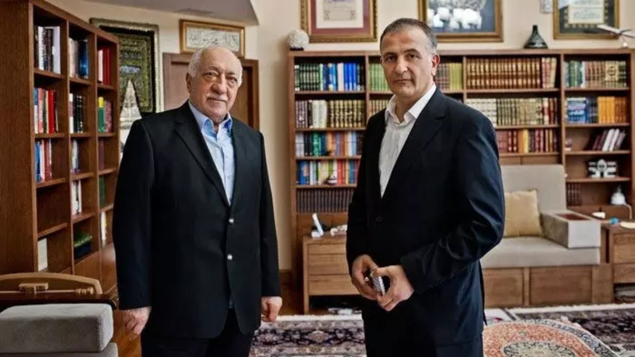 Firari FETÖ'cü Ekrem Dumanlı'nın 17-25 Aralık sözleri sonrası FETÖ'cüler birbirine girdi! Küfür ve tehditler havada uçuştı...