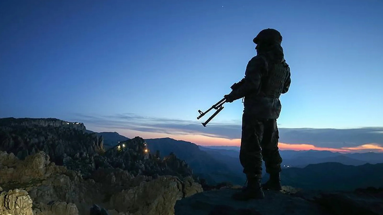 PKK'ya iki bölgede ağır darbe: 10 terörist öldürüldü!
