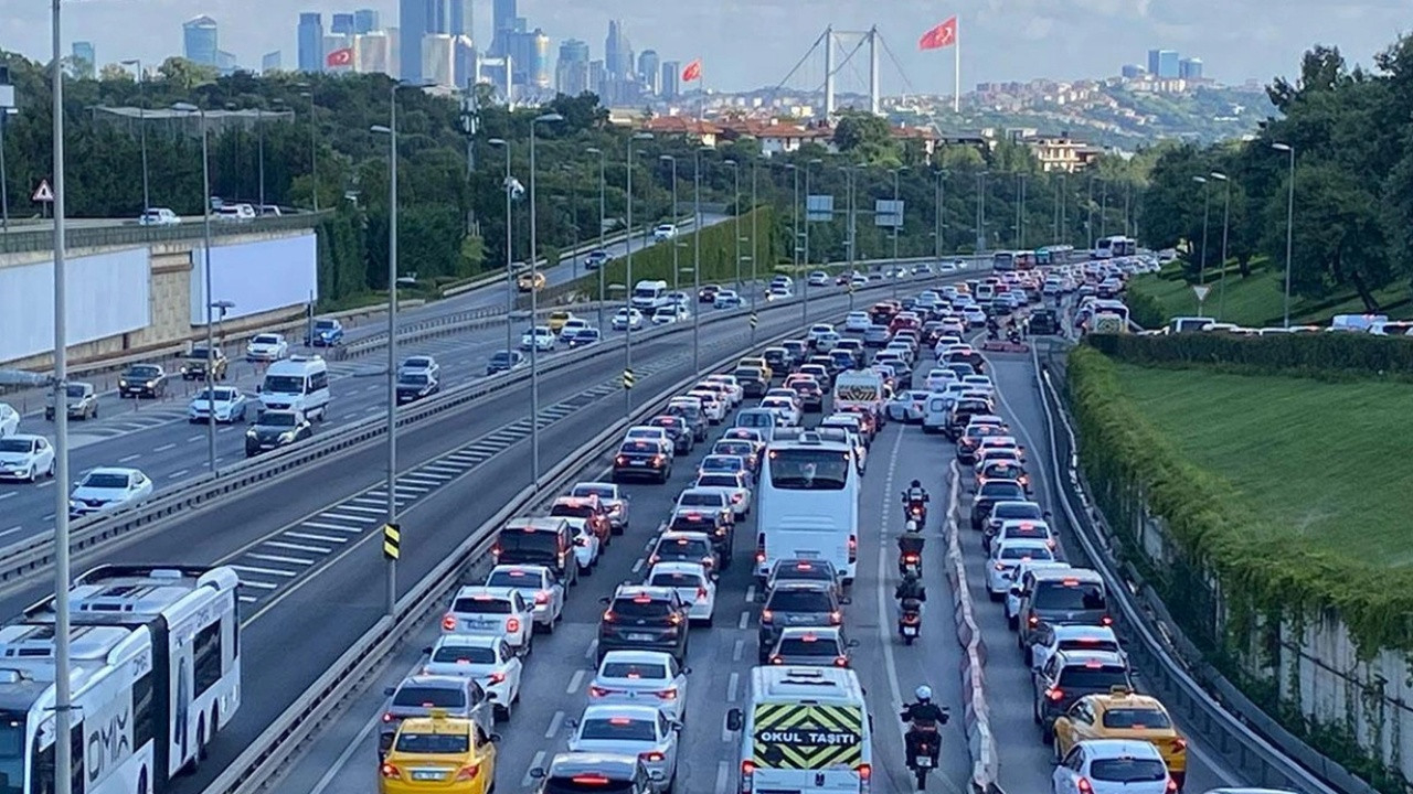 İstanbullular dikkat: Bu yollar bugün trafiğe kapalı!
