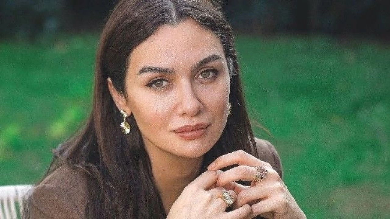 'Uyuşturucu' operasyonundan ilk görüntü! Ünlü isimler ifade veriyor! Birce Akalay İl Jandarma Komutanlığı'ndan ayrıldı