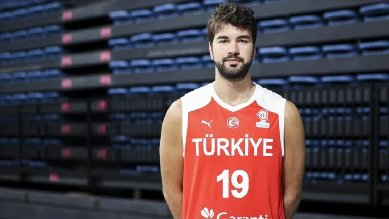 Galatasaray oyuncusu Buğrahan Tuncer'den olaylı maç sonrası özür mesajı geldi!