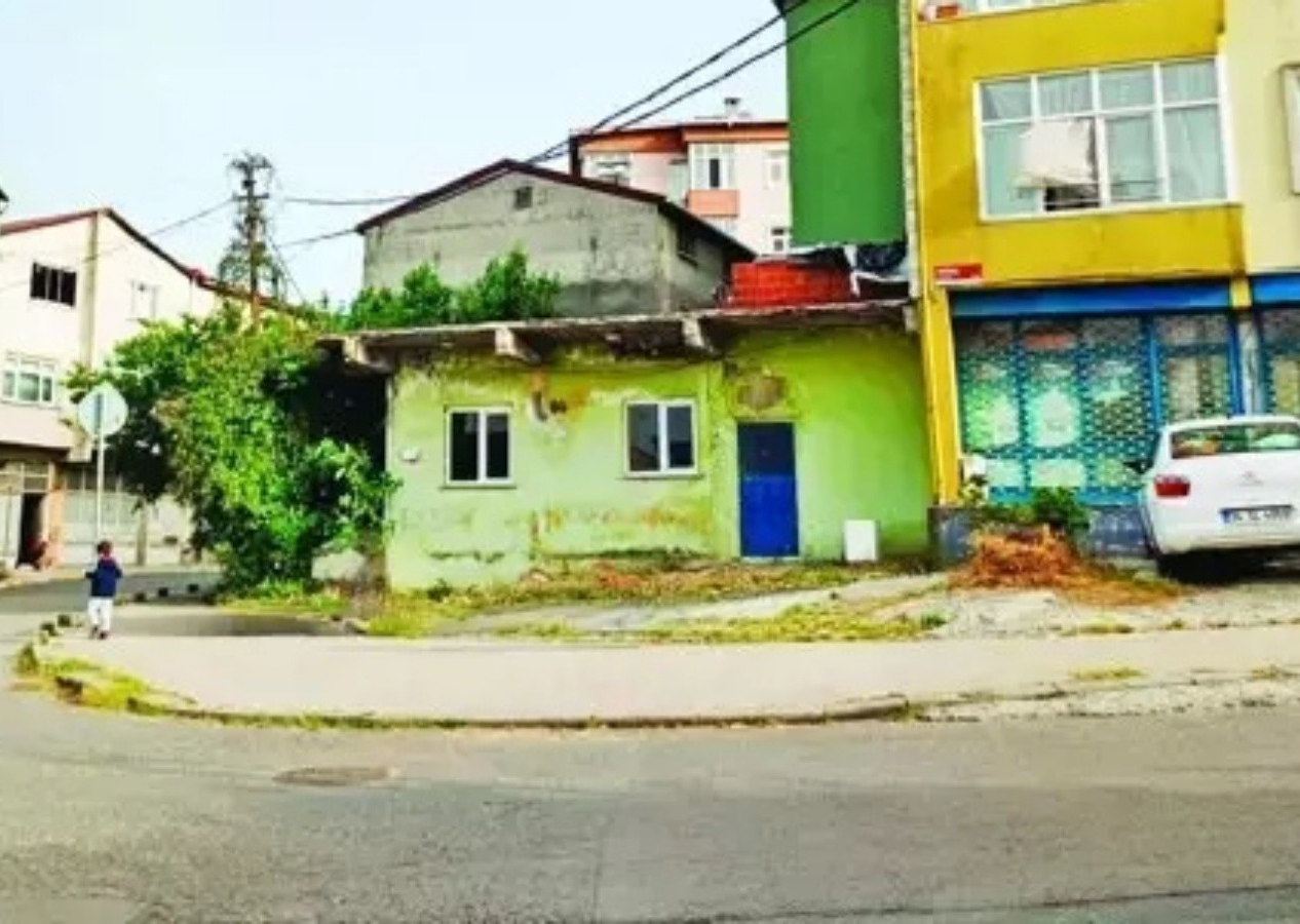 Borçları artan İBB elindeki taşınmazları satmaya başladı! 3 milyon muhammen bedelli metruk gecekondu!