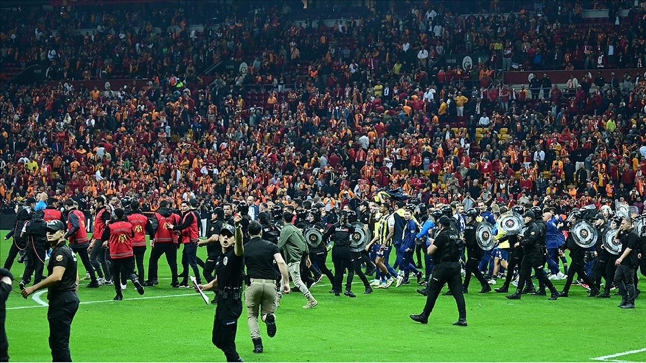 PFDK kararları açıkladı, Fenerbahçe'ye ceza yağdı!