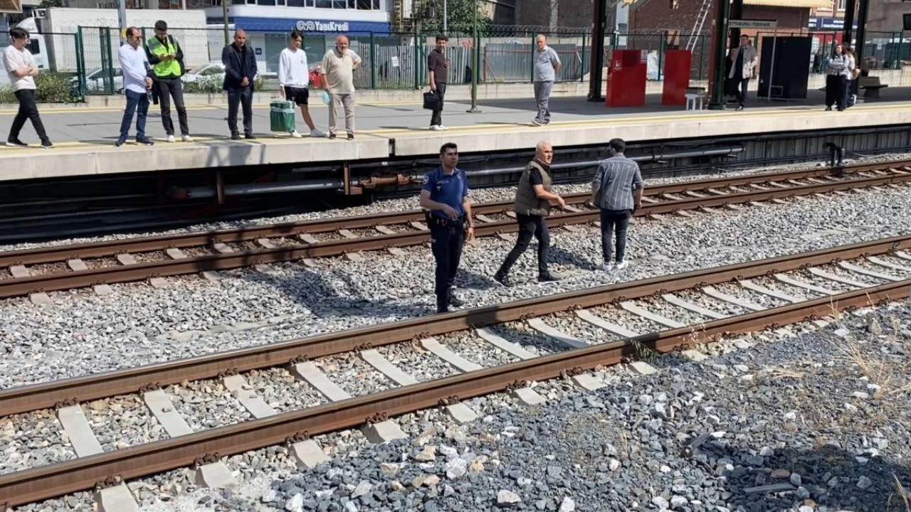 Marmaray'da intihar girişimi! 24 yaşındaki genç kendini raylara bıraktı