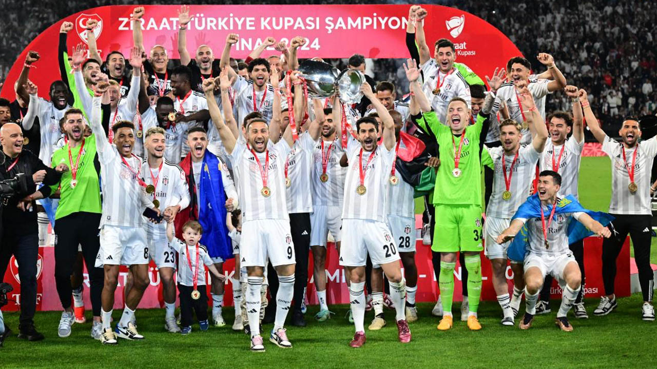 Beşiktaş'ta Başkan Hasan Arat'tan Türkiye Kupası zaferi sonrası takıma dev prim