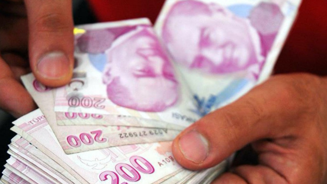 Emeklilere zam öncesi çifte ödeme! Bu ay emeklilerin cebine en az 13 bin TL girecek
