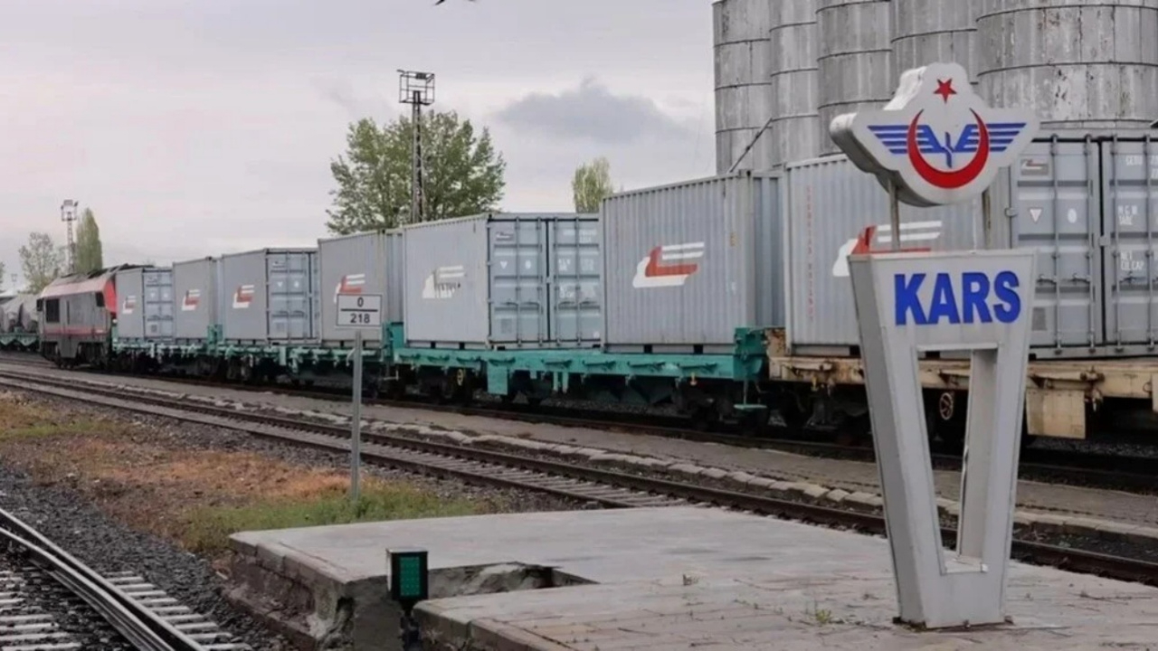 Bakü-Tiflis-Kars Demiryolu Hattı yeniden açıldı