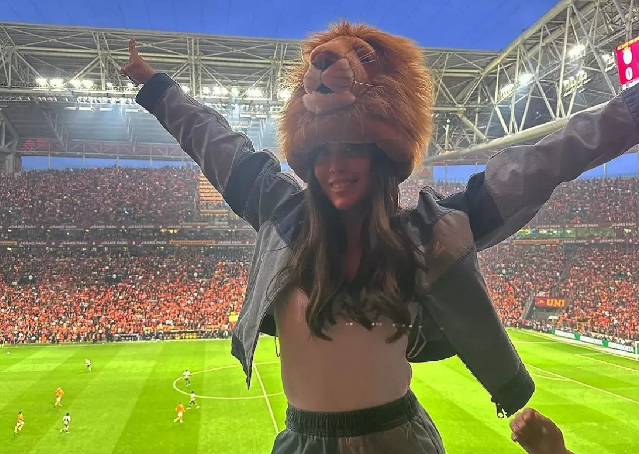 Eşi Icardi ile kutlamalara katılan Wanda Nara'dan olay kutlama pozları geldi! İşte o kareler...