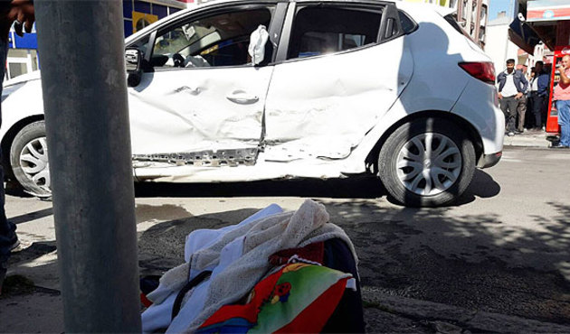 Feci kazada 4 aylık bebek araçtan fırladı!