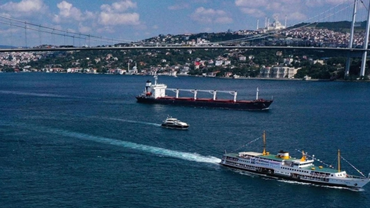 İstanbul Boğazı trafiğe kapatıldı!