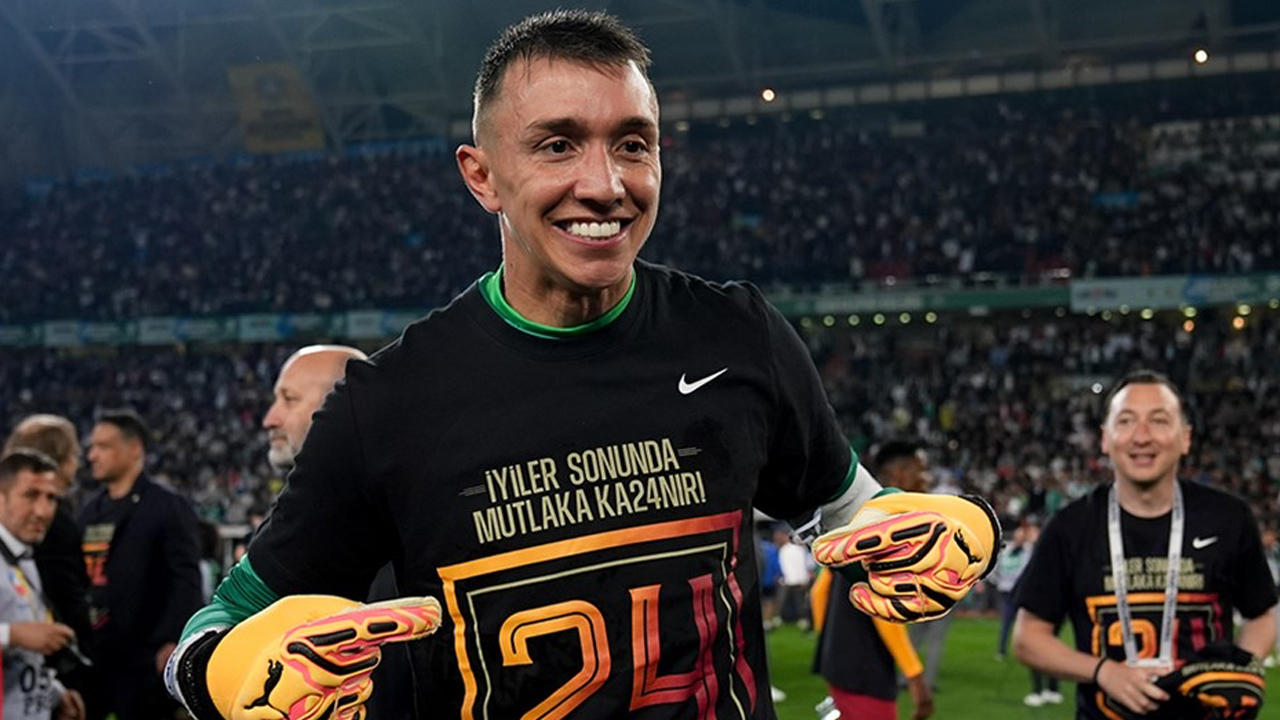 Galatasaray yönetiminden Fernando Muslera kararı! Sözleşmesi bitince veda edilmeyecek