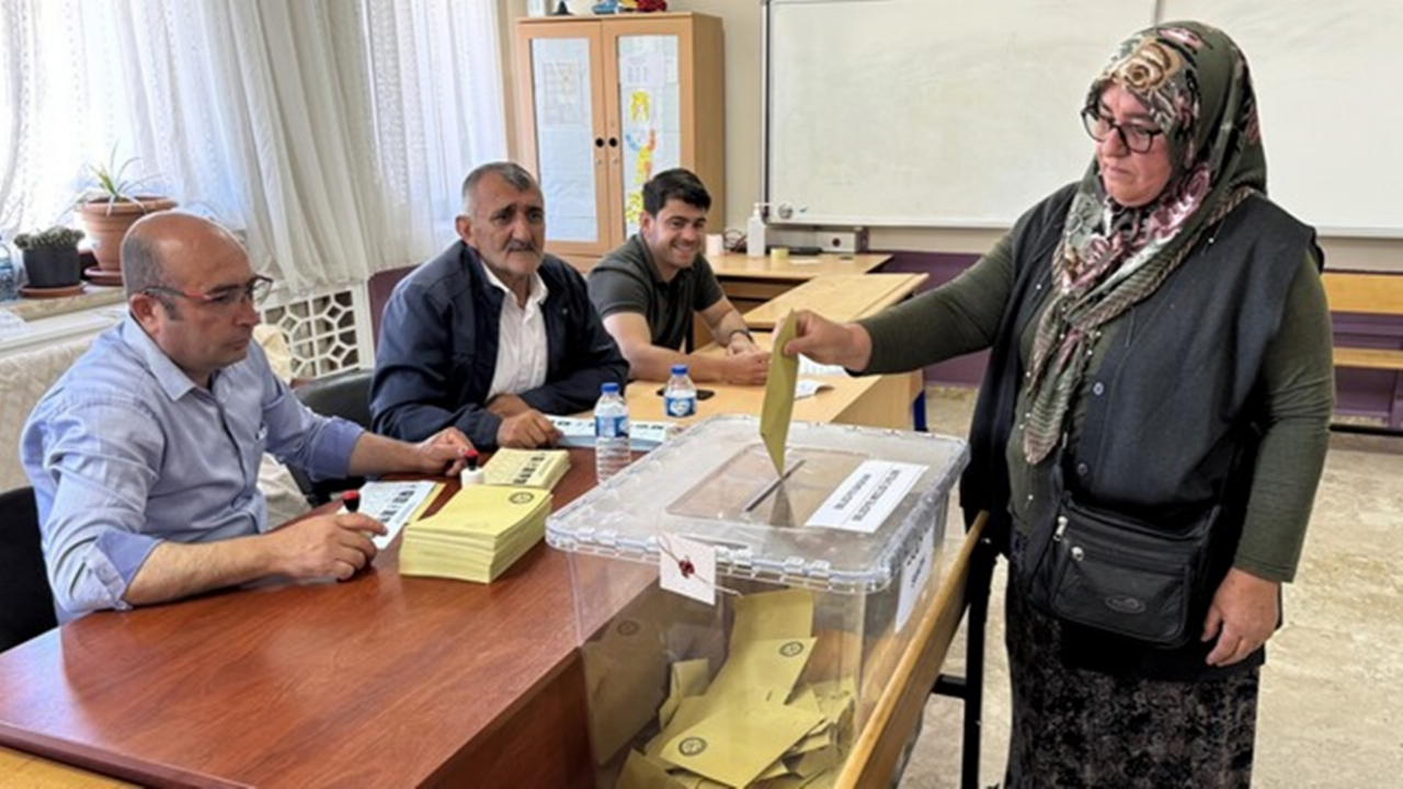 3 ilçe ve 4 beldede yeniden seçim! Oy verme işlemleri sona erdi, sayıma geçildi