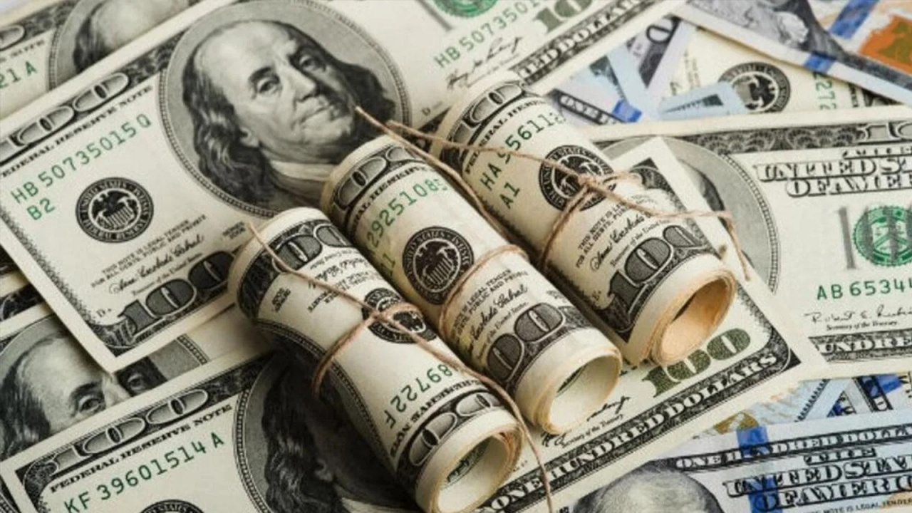 Merkez’in manşet rezervi 4.5 yıl sonra artıya geçti