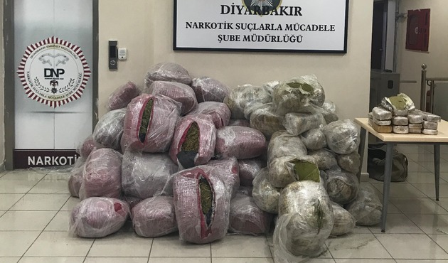 Diyarbakır'da 637 kilogram esrar ele geçirildi...