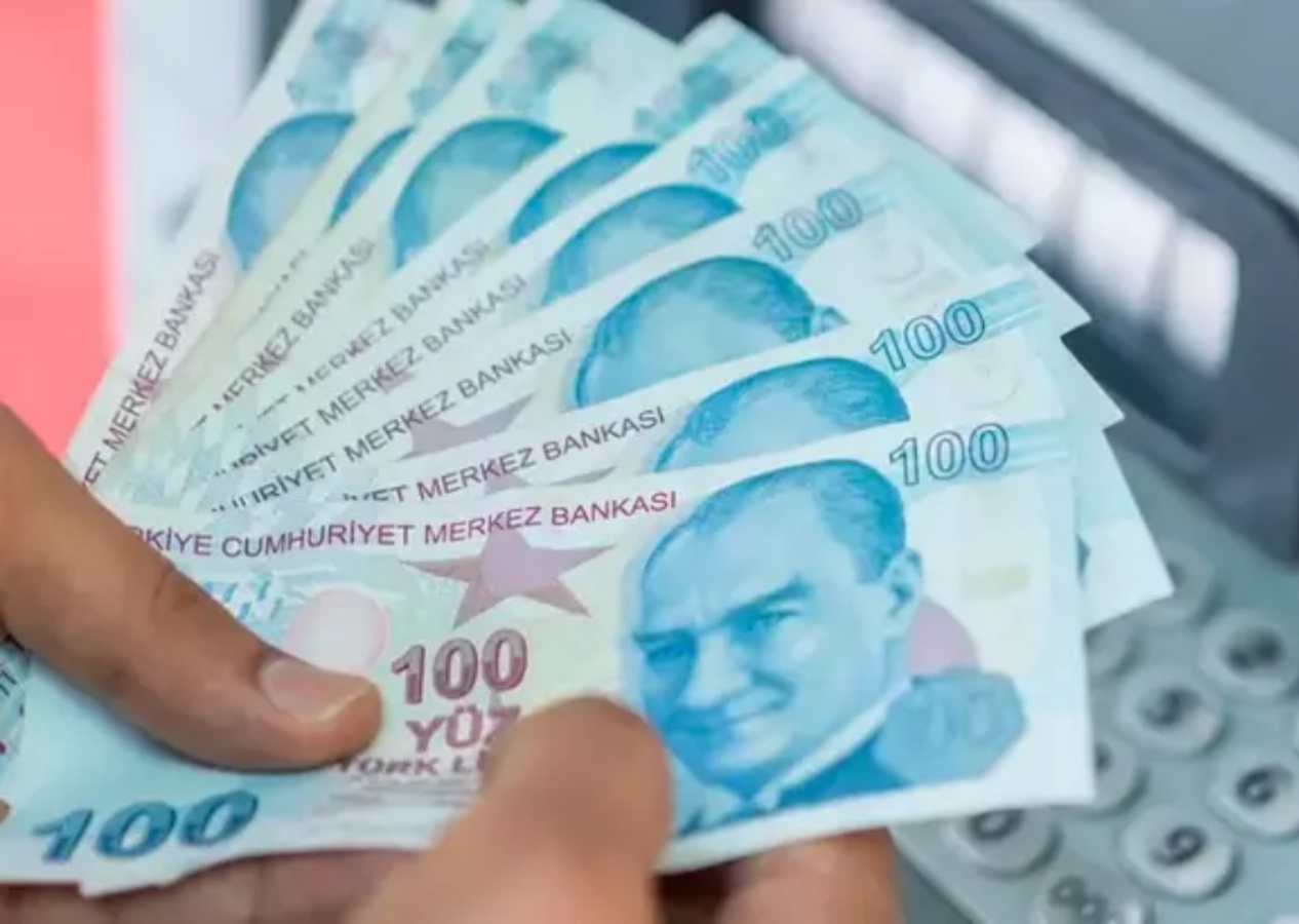 Emeklilerin bayram ikramiyesi bugün hesaplara yatıyor