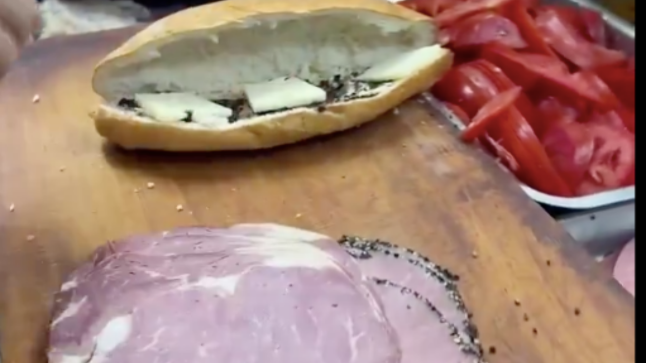 Fiyatlar dudak uçuklatıyor! Kapalı Çarşı'da sıradan bir sandviç 400 TL