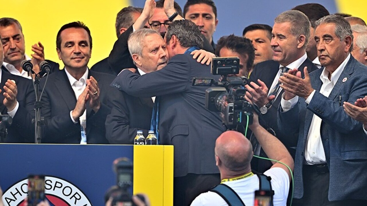 Aziz Yıldırım'dan Ali Koç'a dikkat çeken şampiyonluk mesajı!