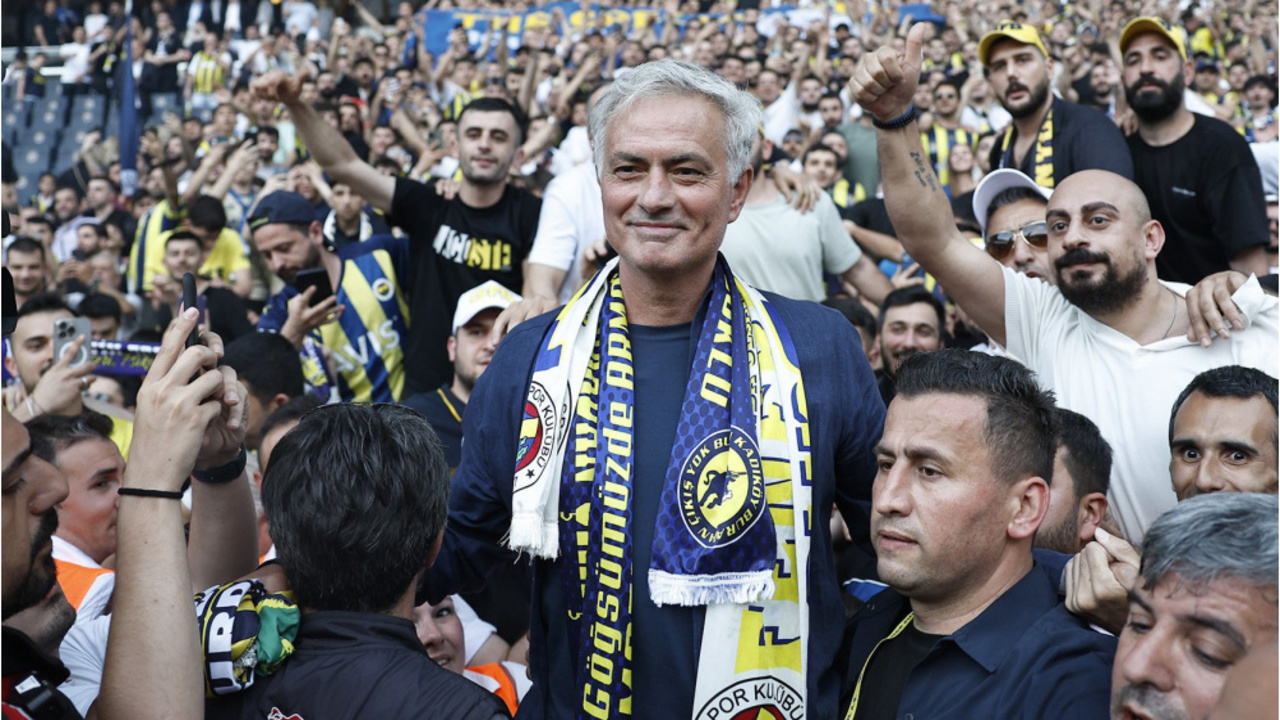 Jose Mourinho'dan seçim sonrası ilk paylaşım: Haydi Fenerbahçe!