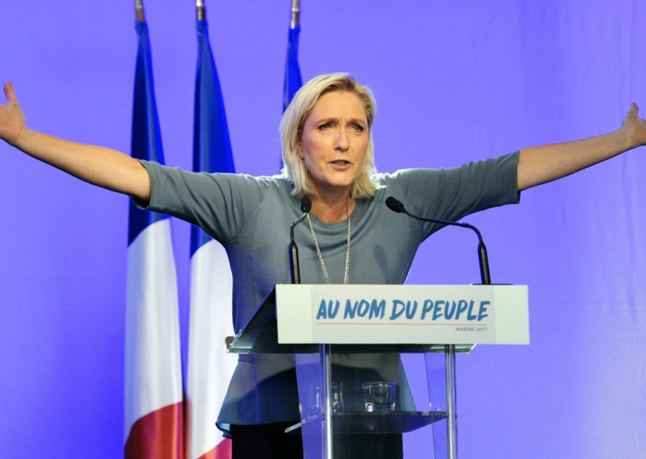 Fransa'da ipi eline alan Le Pen'den göçmen karşıtı mesaj: Evlerine göndereceğiz!