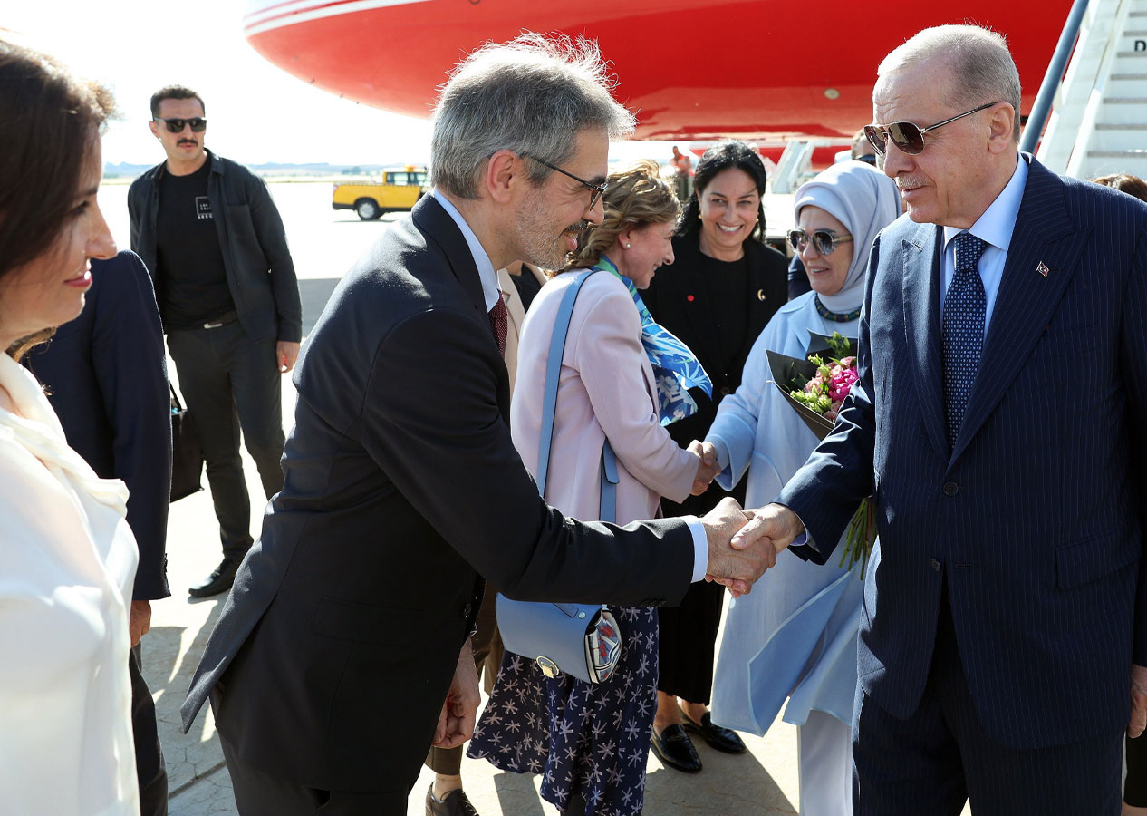 Cumhurbaşkanı Erdoğan İspanya'da! Kral 6. Felipe ile bir araya geldi..