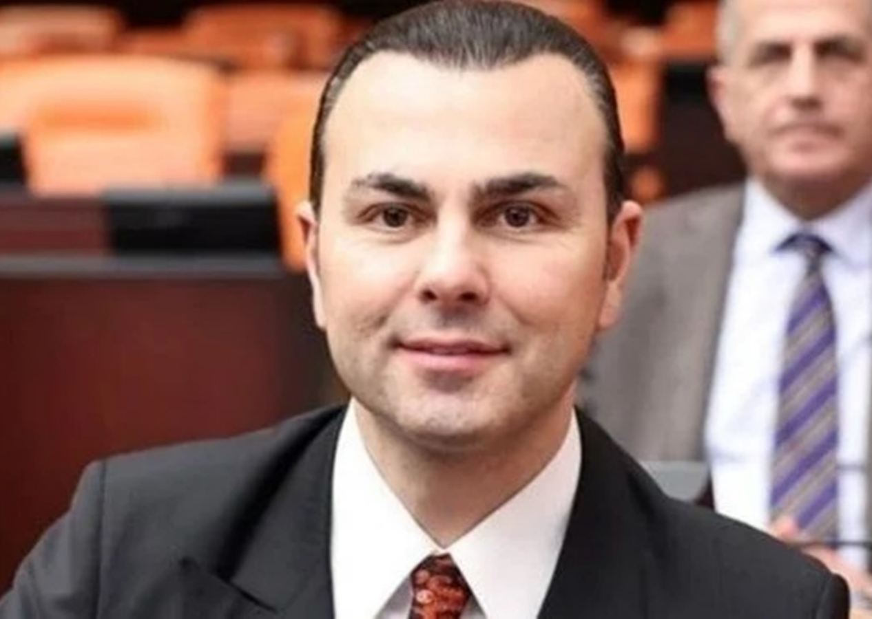 İYİ Parti İstanbul Milletvekili Seyithan İzsiz, partisinden istifa etti!