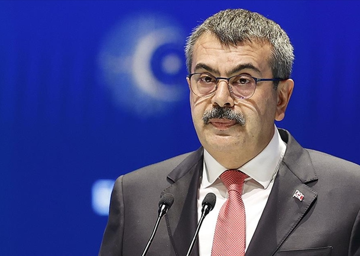 Milli Eğitim Bakanı Yusuf Tekin'den uygunsuz kıyafet gerginliğine ilişkin açıklama: Yaşanmasını istemediğimiz bir olaydı, gerekli incelemeleri yapıyoruz
