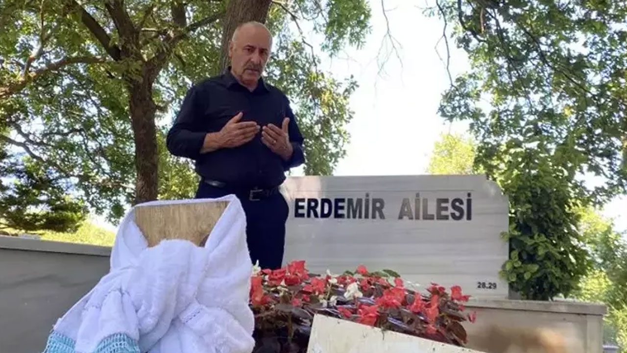 Ailesi Oğuz Murat Aci'nin mezarını ziyaret etti! 'Salı akşamı ne sonuç çıkacak, göreceğiz'