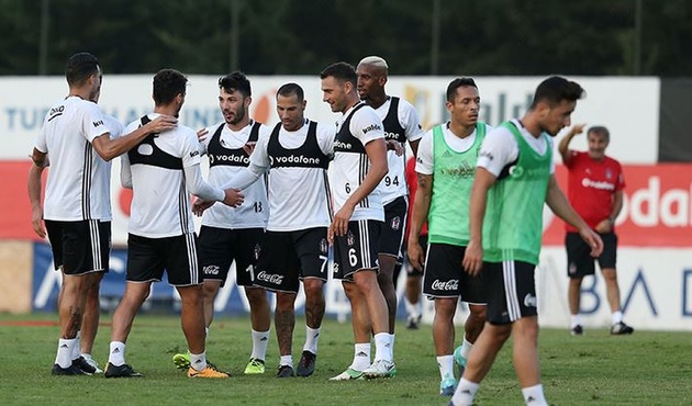Beşiktaş 20 günde 5 dev maça çıkacak!