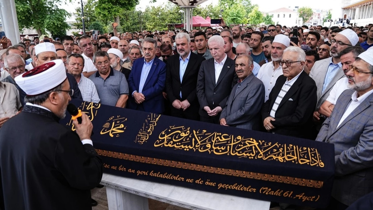 İlahiyatçı Yusuf Kavaklı’ya son görev