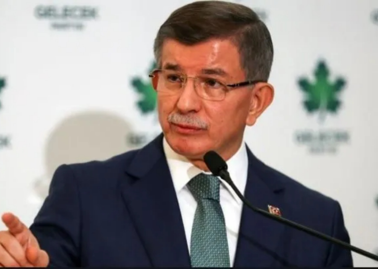 Egosunu böyle tatmin ediyor! Ahmet Davutoğlu siyasette sıfırı tüketince TikTok’a sardı