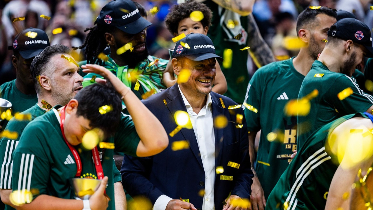 Ergin Ataman'lı Panathinaikos, Yunanistan Ligi'nde de şampiyon oldu!