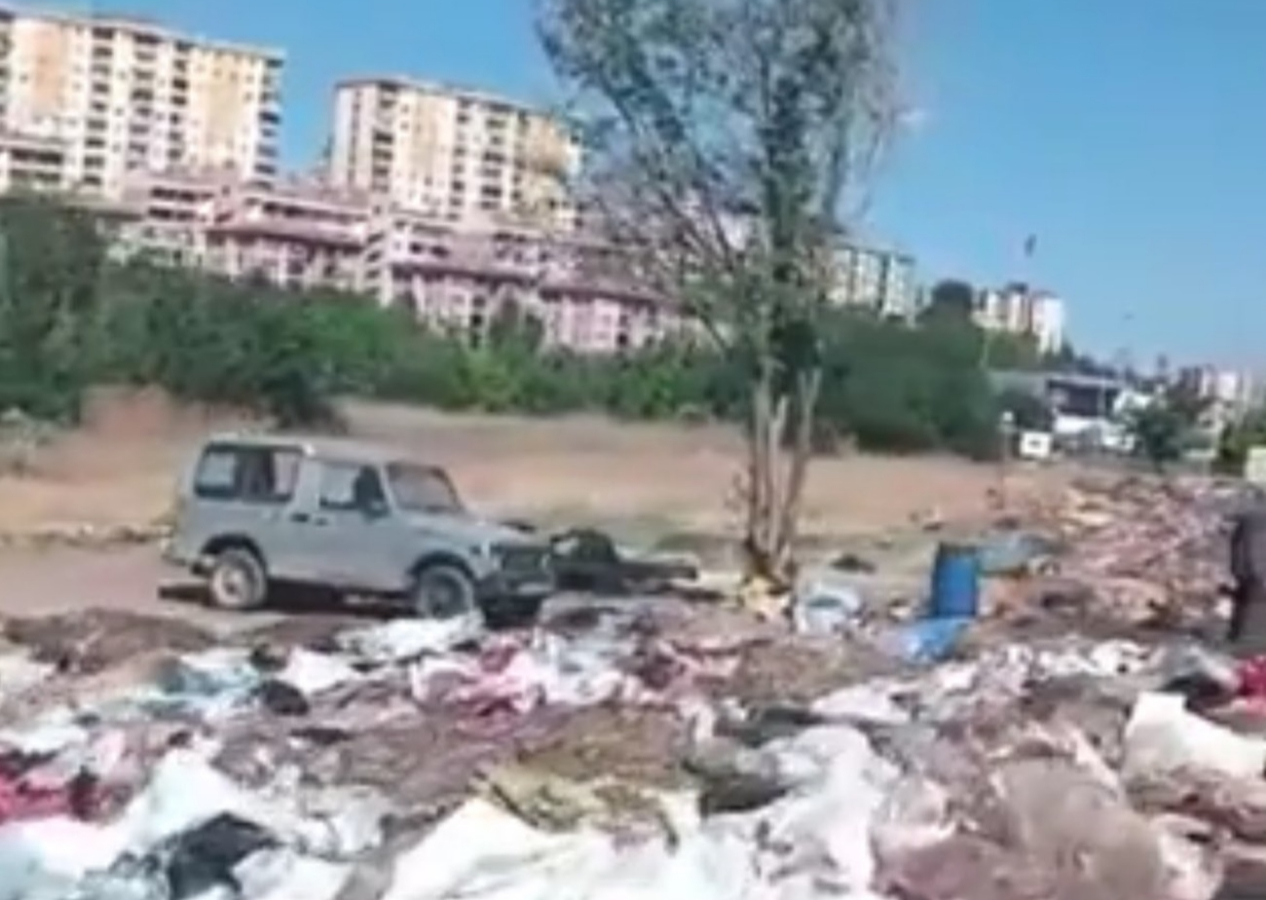 Yol kenarları hayvan derileriyle doldu! CHP'li meclis üyesi, CHP'li Şehit Kamil Belediyesi'nin suçunu Gaziantep Büyükşehir Belediyesi’ne attı