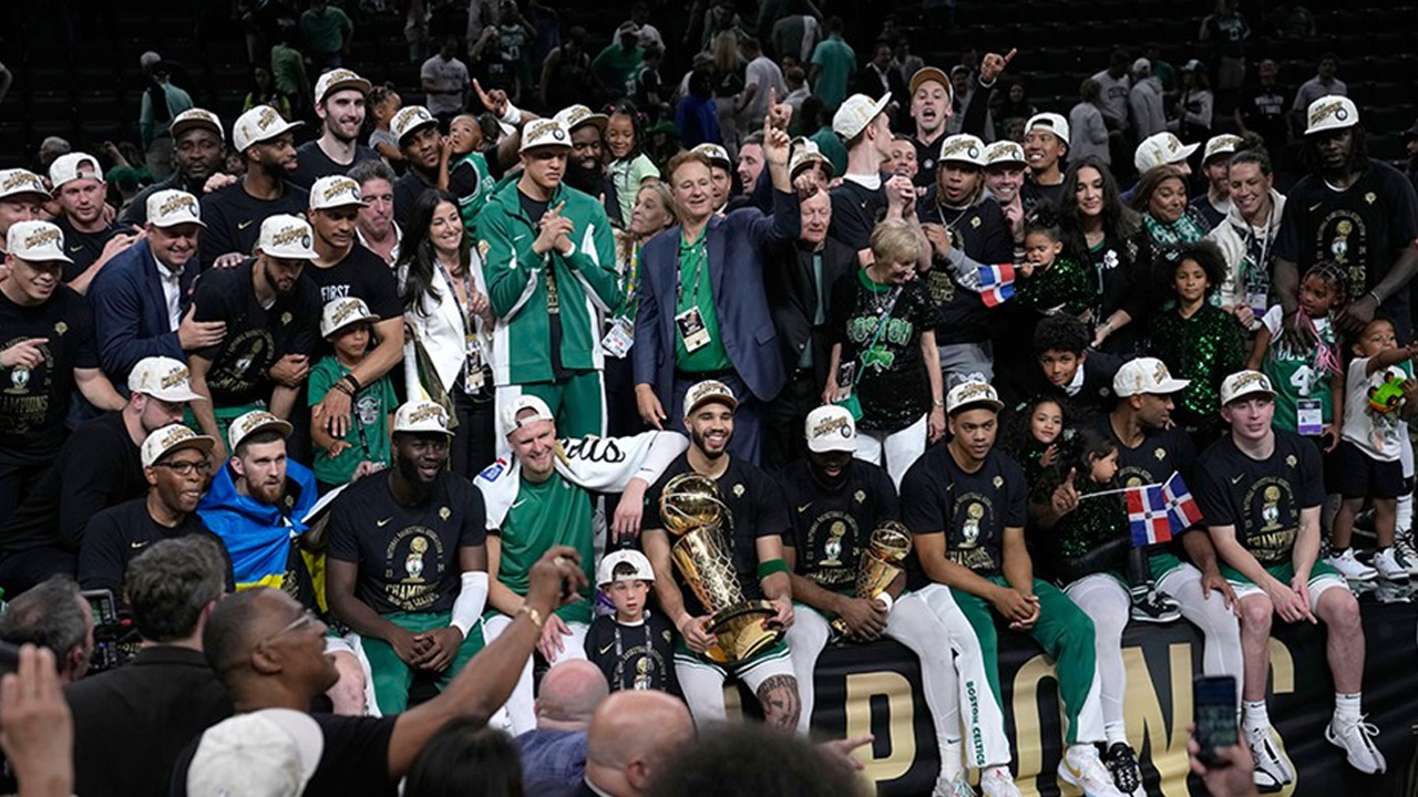NBA'de şampiyon Boston Celtics! Dallas Mavericks'i 4-1'lik seriyle devirerek en büyük oldular
