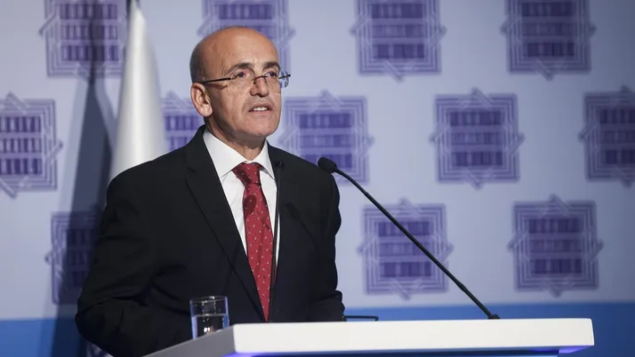 Chatham House’a katılacak! Şimşek, yatırımcı toplantılarına katılmak için Londra'ya gitti