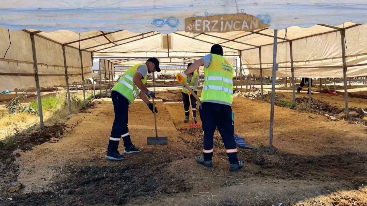 Sultanbeyli Belediyesi kurban alanında temizlik sürecini başlattı