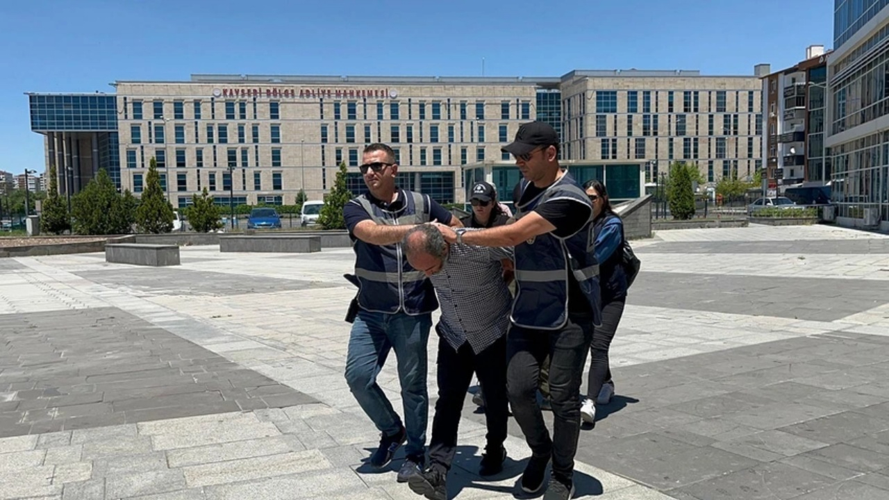 Kayseri'de Atatürk Anıtı'na baltayla saldıran saldırganların ifadesi ortaya çıktı