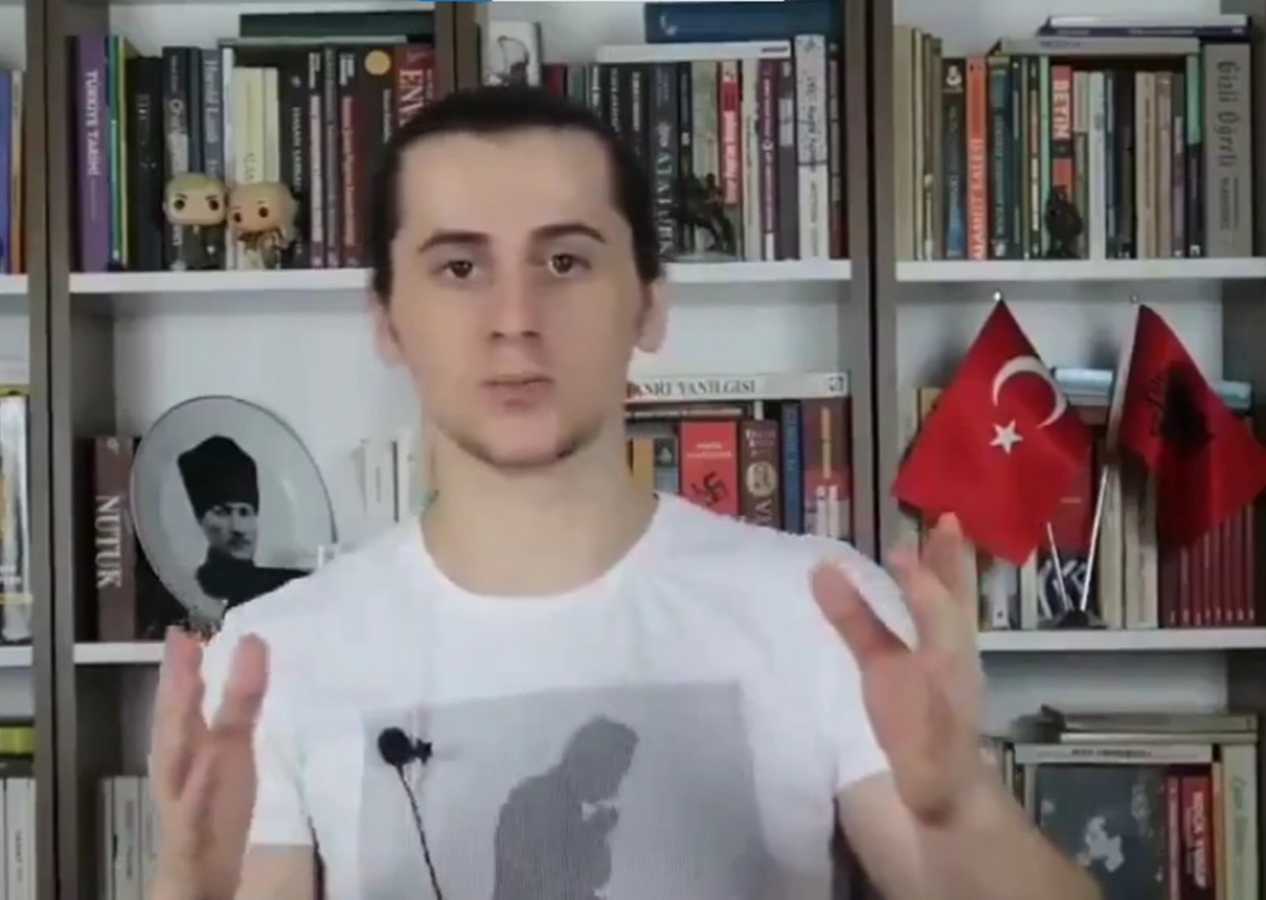 CHP'nin sahip çıktığı Diamond Tema, Türk milletine 'tecavüzcü' iftirası atıp, soy bağına hakaret etti! ''Türkler, fethettikleri topraklardaki insanlara tecavüz ettiler. Kim kimin çocuğu belli olmuyor