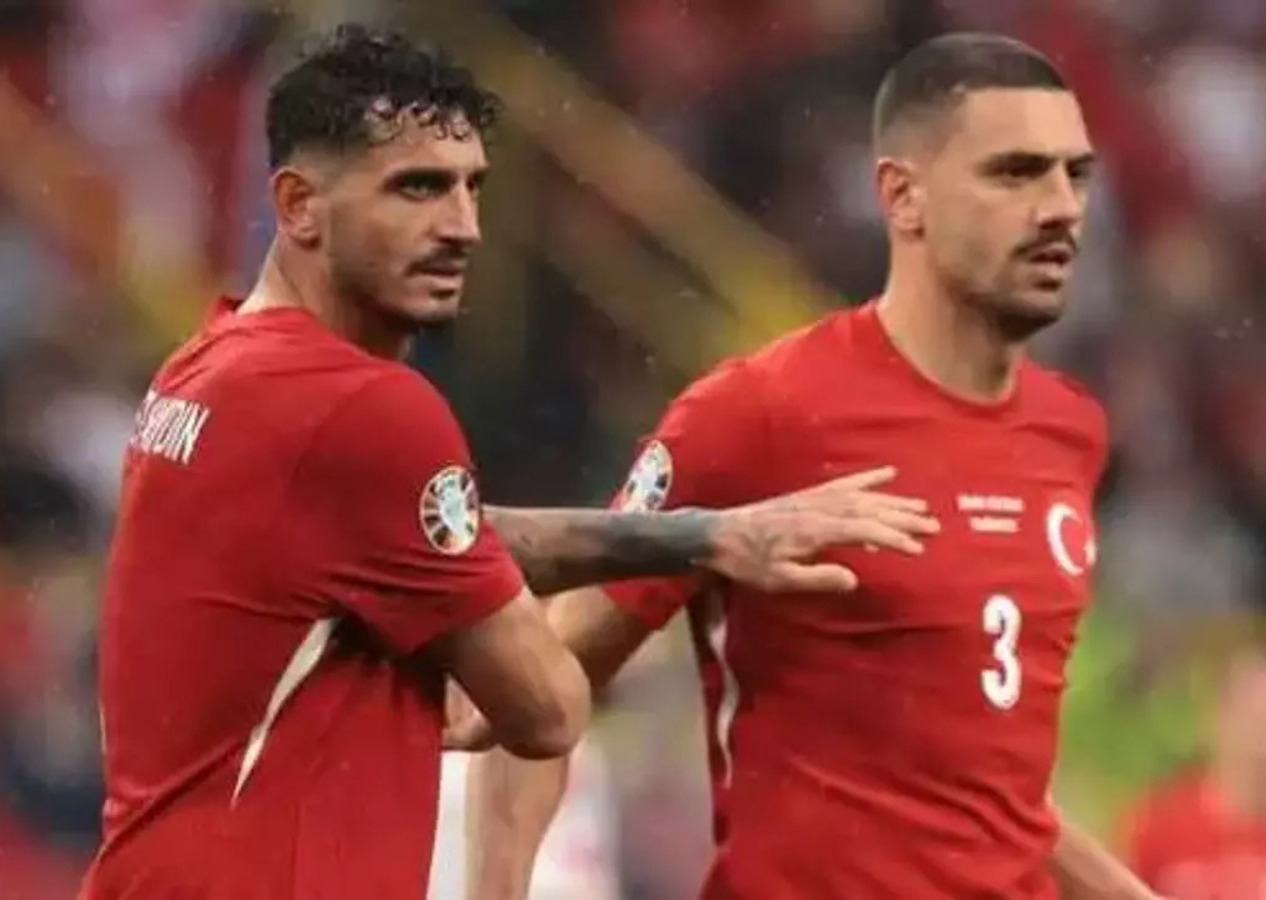 Merih Demiral'dan eski milli futbolcular hakkında çarpıcı açıklama: Bunlar bizi üzüyor!