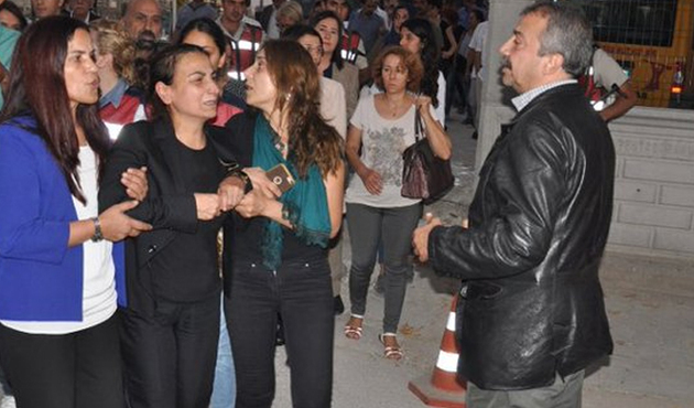 Tuğluk'un annesinin cenazesinde yaşananlara hükümetten tepki!