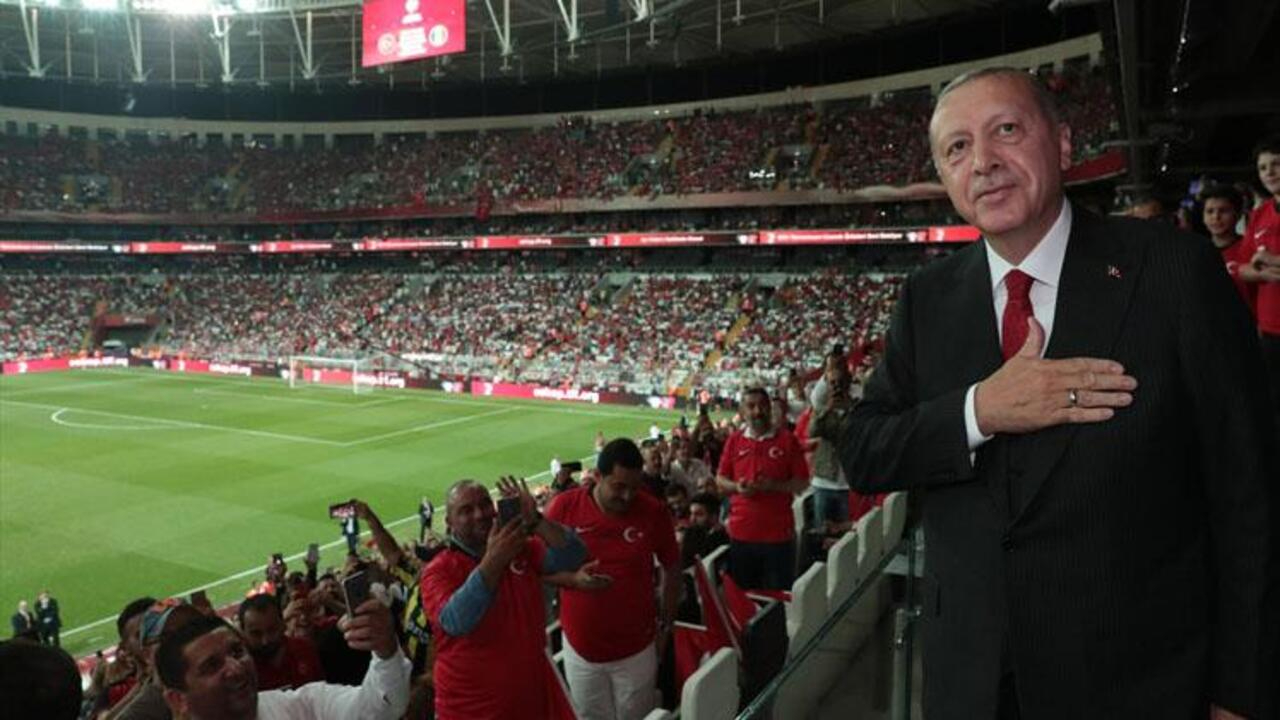 Cumhurbaşkanı Recep Tayyip Erdoğan’dan, Çekya maçı öncesi A Milli Futbol Takımı’na tam destek: 85 milyon tek yürek olarak yanında olacağız!