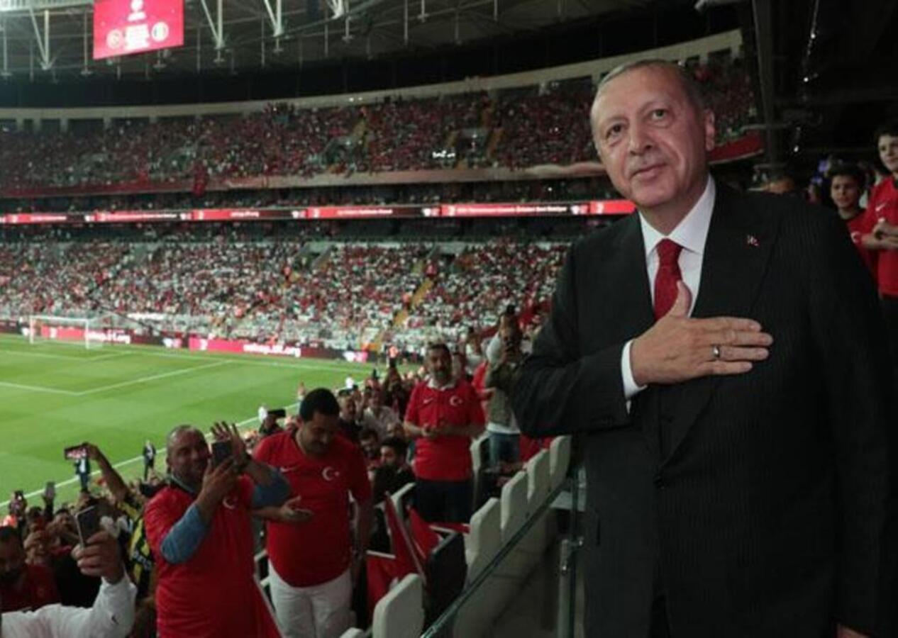 Cumhurbaşkanı Recep Tayyip Erdoğan’dan, Çekya maçı öncesi A Milli Futbol Takımı’na tam destek: 85 milyon tek yürek olarak yanında olacağız!