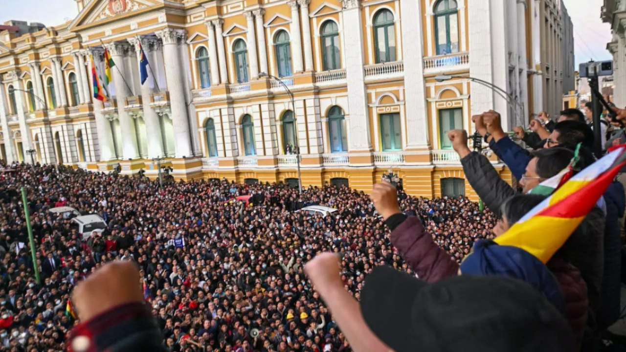 AK Parti'den Bolivya'daki darbe girişimine tepki! "Halkın demokratik iradesinin yanındayız"