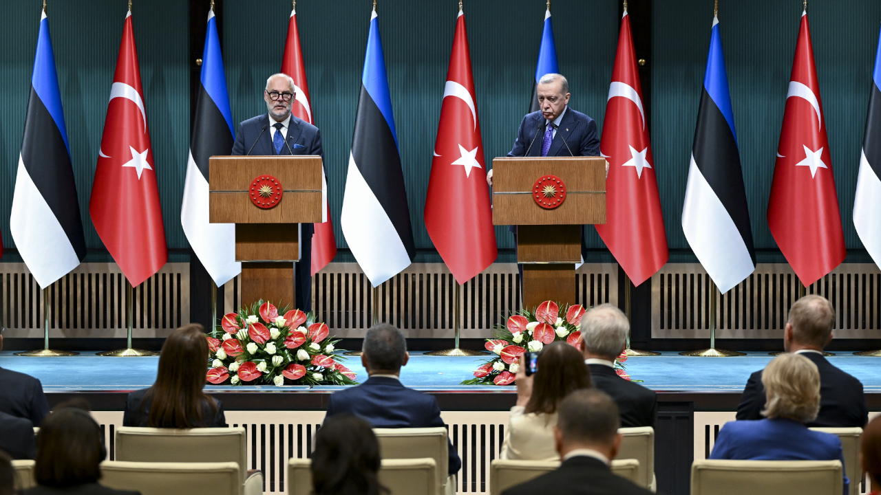 Cumhurbaşkanı Erdoğan ile Karis'ten ortak basın toplantısı: AB'ye ''tam üyelik'' mesajı!