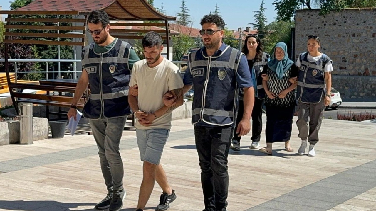 Anne ve oğlundan 90 milyon liralık vurgun! Yurt dışına kaçma hazırlığındayken yakalandılar...