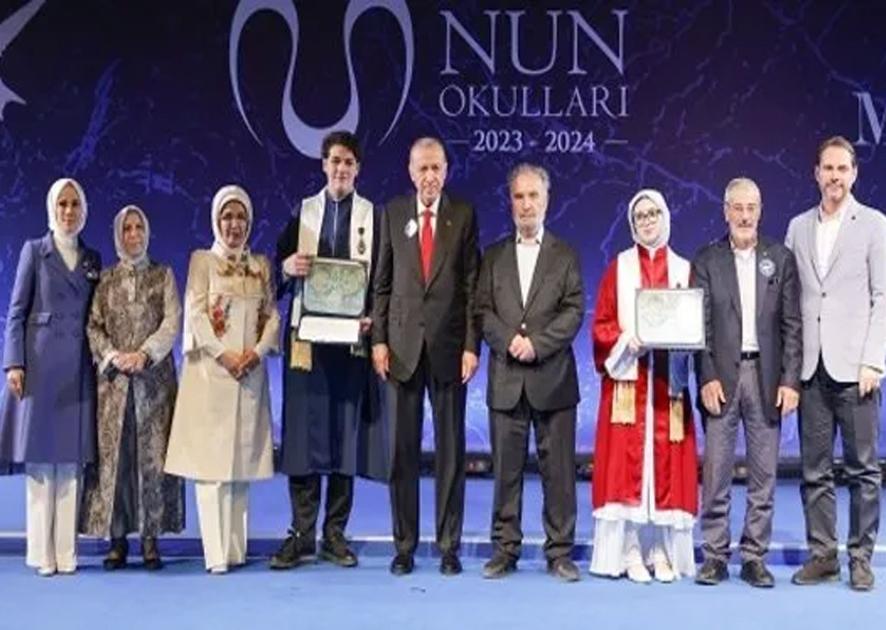 Cumhurbaşkanı Recep Tayyip Erdoğan NUN Okullarında torununun mezuniyet törenine katıldı