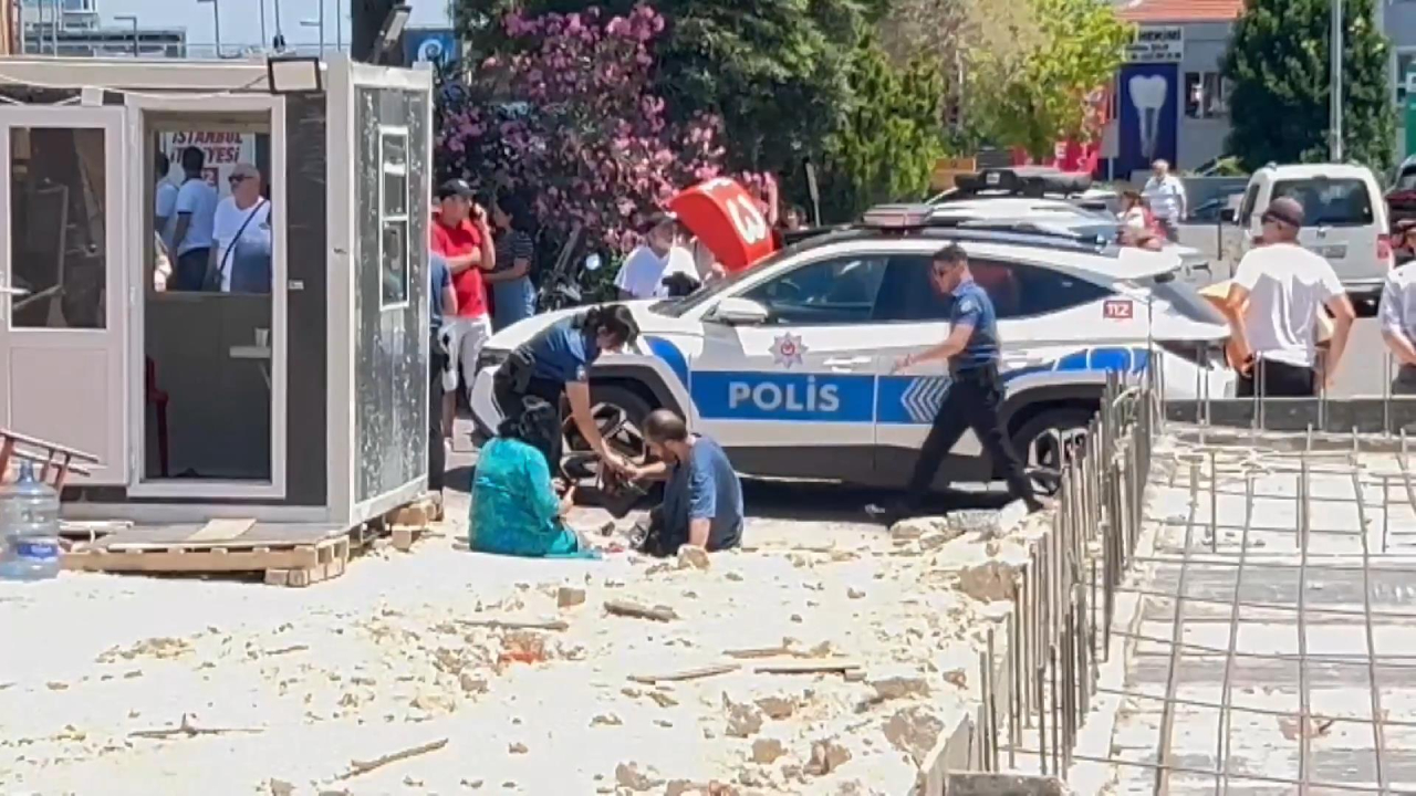 Avcılar'da otomobil yayaların arasına daldı: 1 ölü 3 yaralı