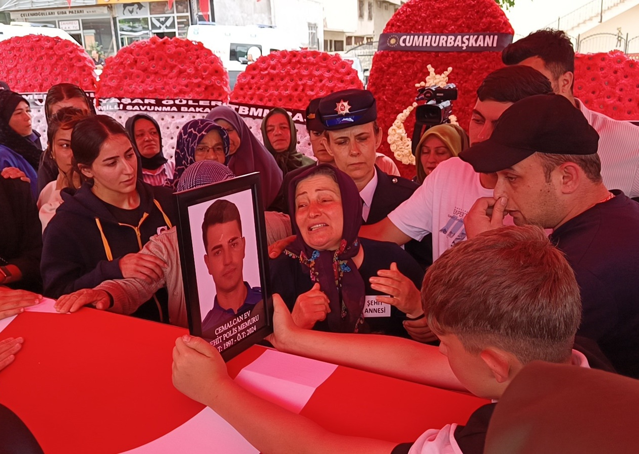 Göreve giderken şehit olan Cemalcan Ev, son yolculuğuna uğurlandı