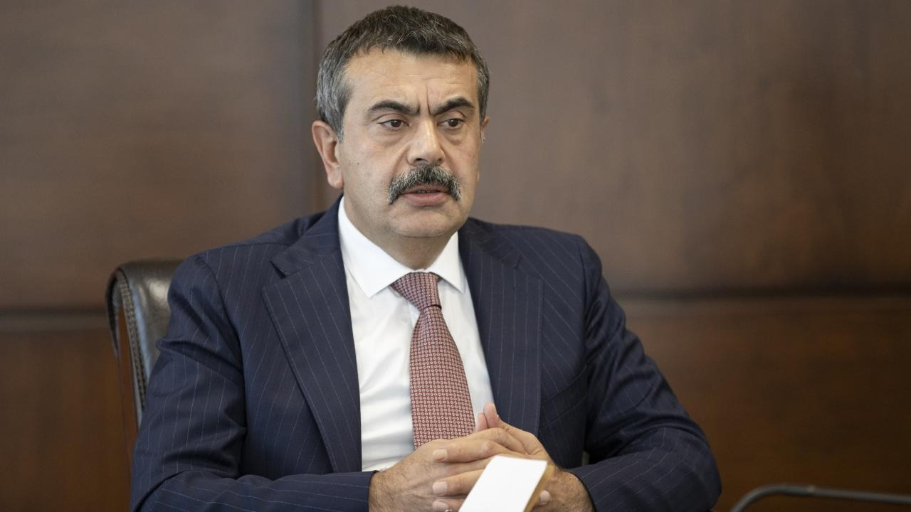 Bakan Tekin'den İzmir'deki patlamada yaşamını yitirenler için başsağlığı mesajı
